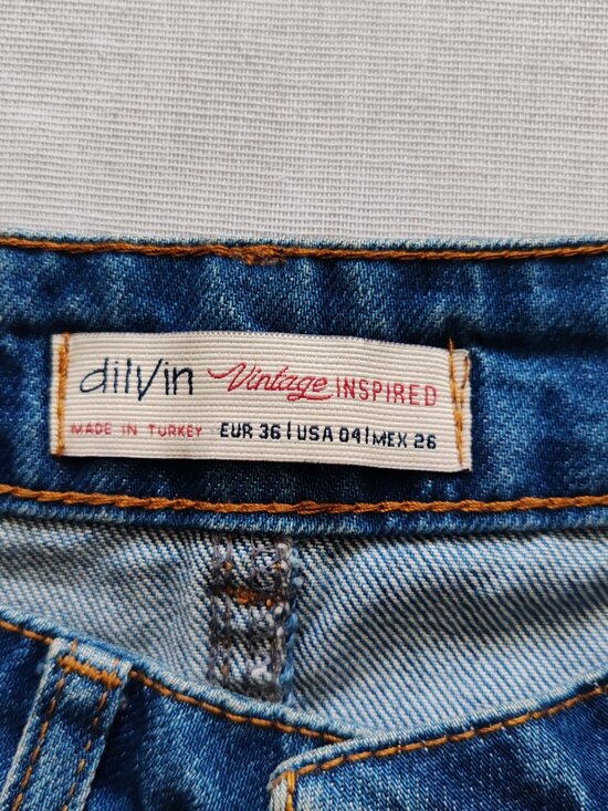 Dilvin Vintage Inspired Patched Boyfriend Jeans- Distressed Denim-Women’s Size 4 - Picture 5 of 16